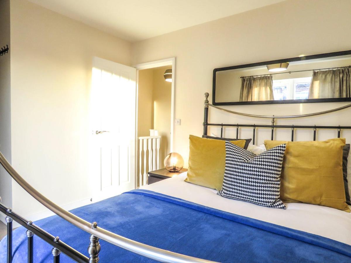 Tudors Esuites 4 Bedroom House Driveway & Garden Birmingham Esterno foto