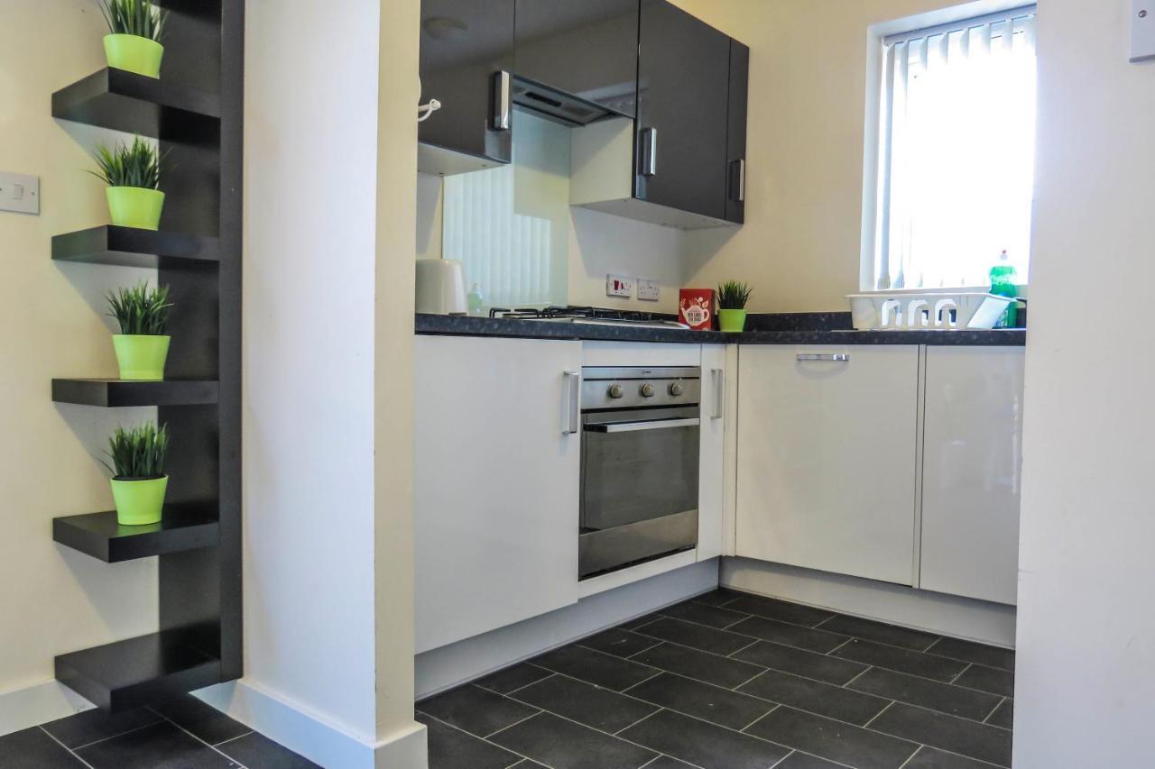 Tudors Esuites 4 Bedroom House Driveway & Garden Birmingham Esterno foto