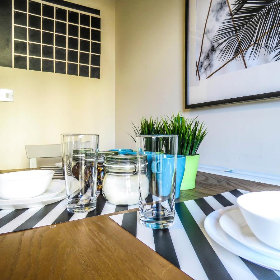 Tudors Esuites 4 Bedroom House Driveway & Garden Birmingham Esterno foto